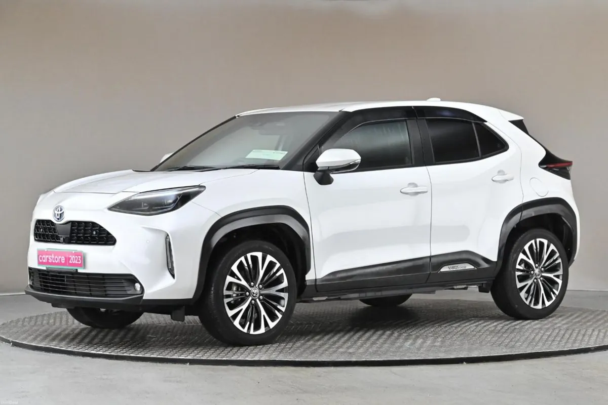 Toyota Yaris Cross 1.5 HYBRID **HALF LEATHER**360 - Image 4