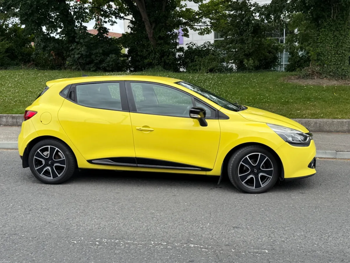 Renault Clio 0.9 DYNAMIQUE S MEDIANAV S/S 5DR 90HP - Image 2