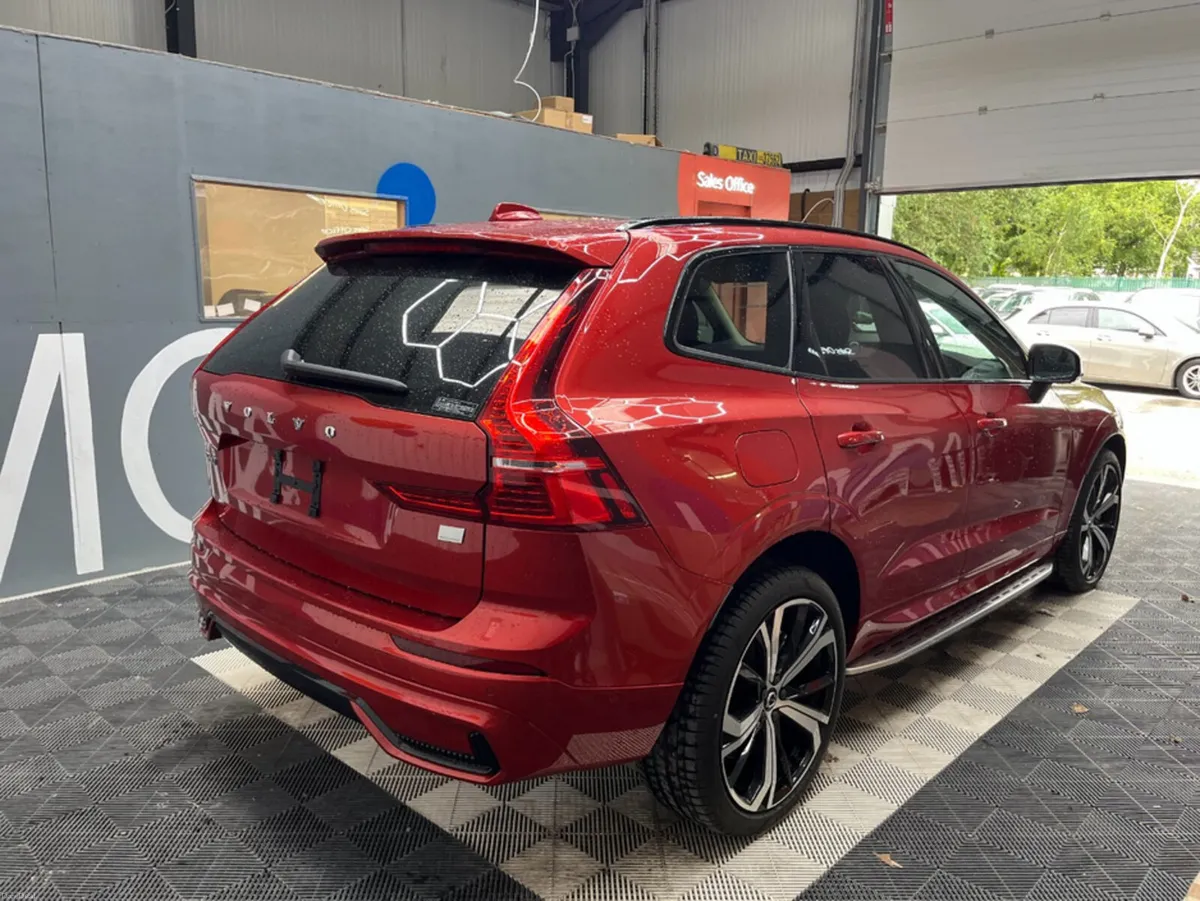 Volvo XC60 2024 VOLVO XC60 T6 PLUG-IN 2.0 AUTOMATI - Image 2