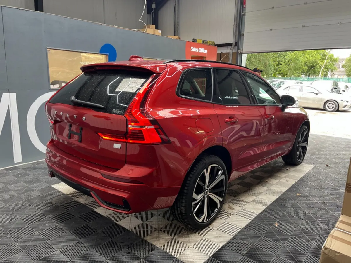 Volvo XC60 2024 VOLVO XC60 T6 PLUG-IN 2.0 AUTOMATI - Image 2