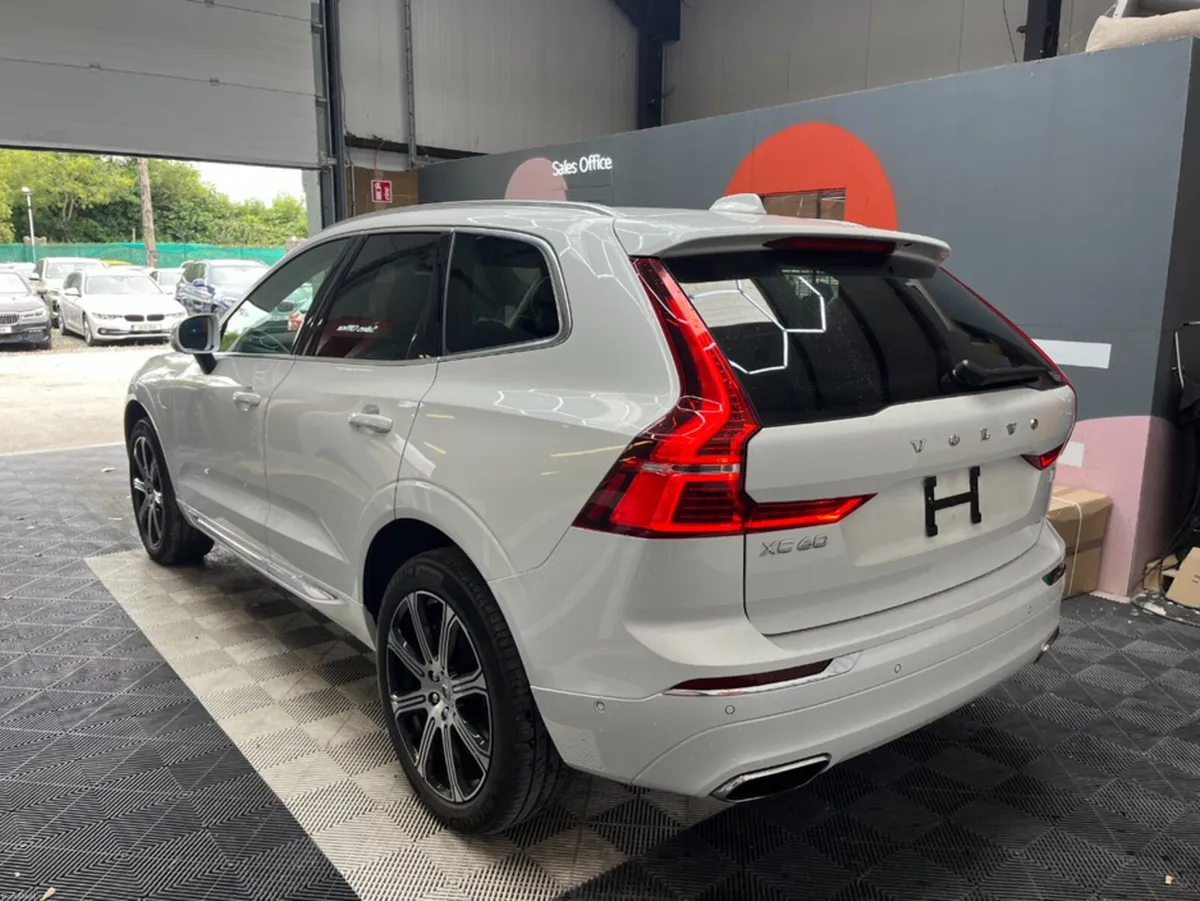 Volvo XC60 2021 VOLVO XC60 T8 PLUG-IN 2.0 AUTOMATI - Image 4