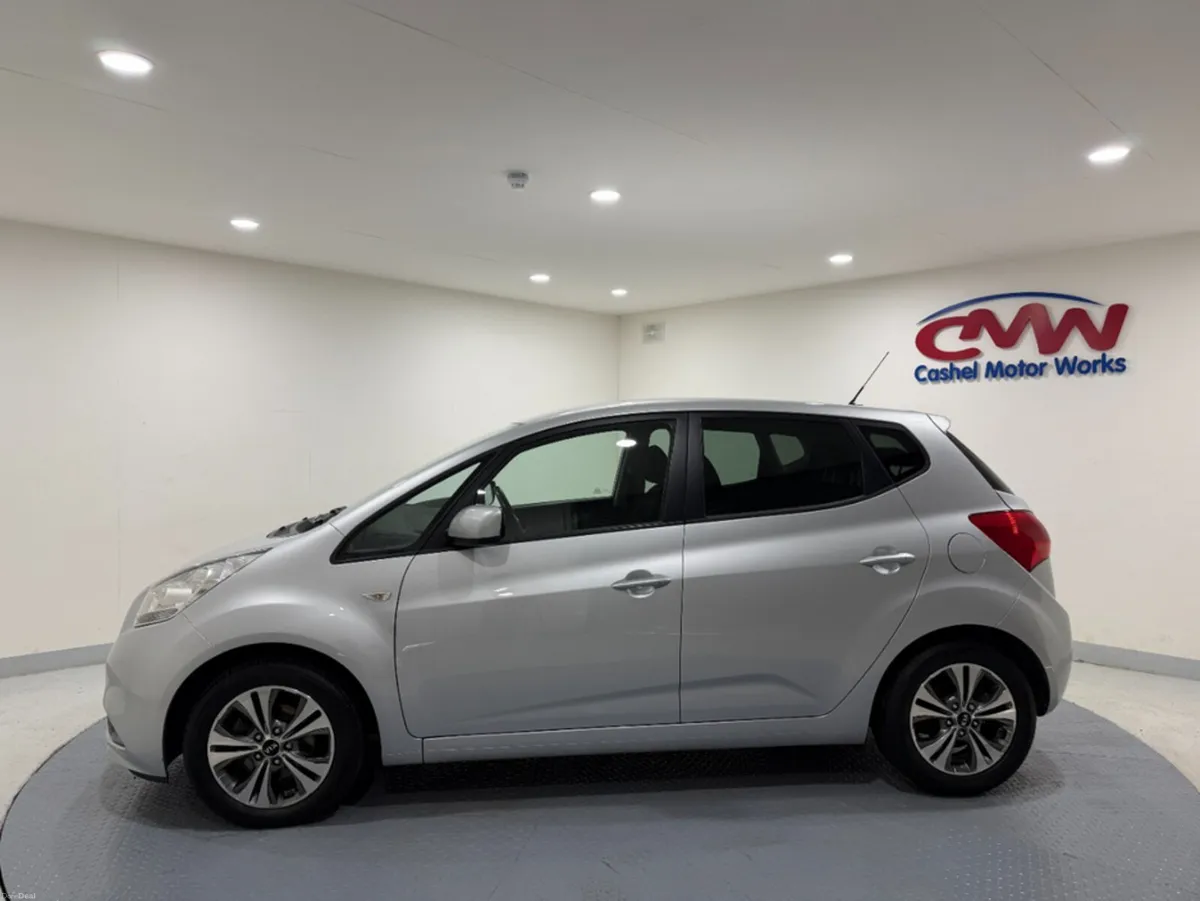 Kia Venga 1.4 ELITE DIESEL 5DR - Image 4