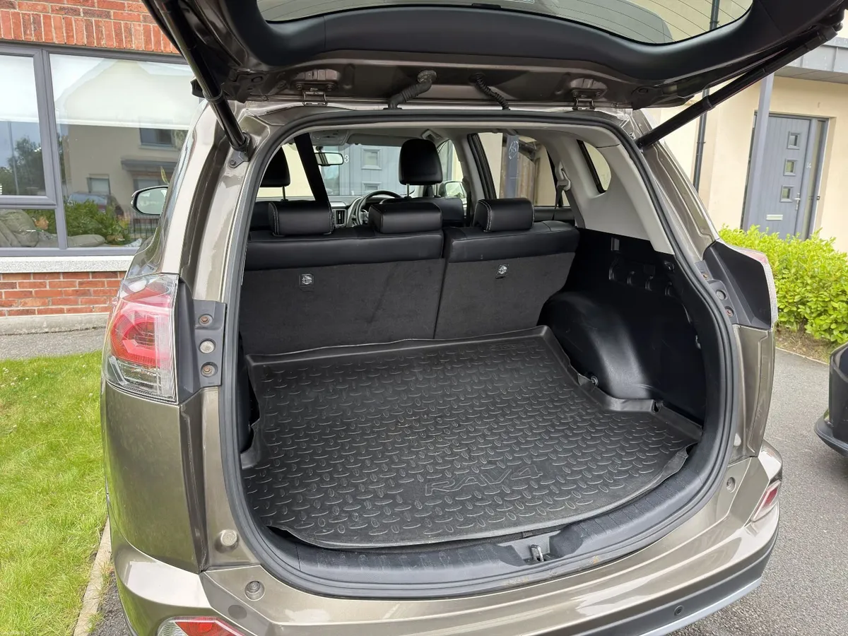 2016 Toyota RAV4 2.5 Hybrid 4WD Excel 5,6L/100km - Image 3