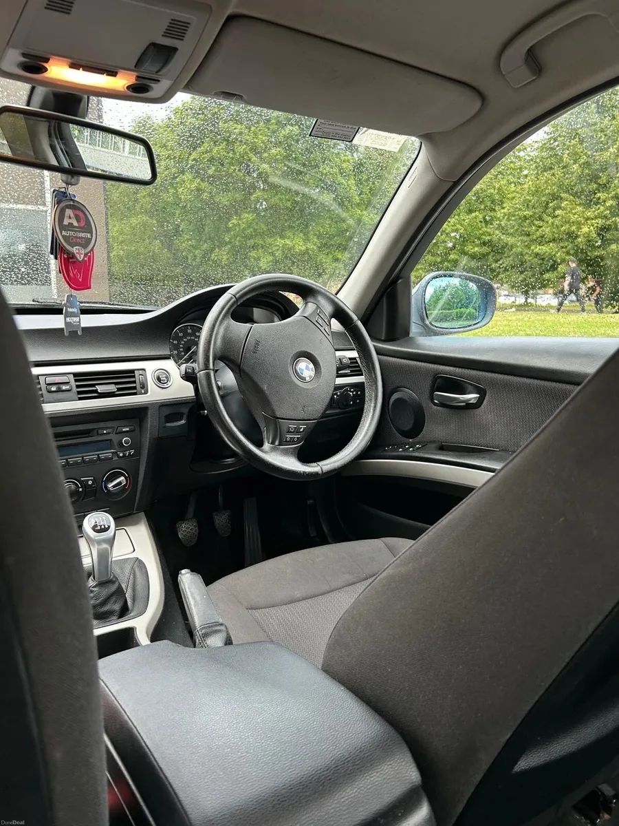 Bmw salon 320d 2011 - Image 6