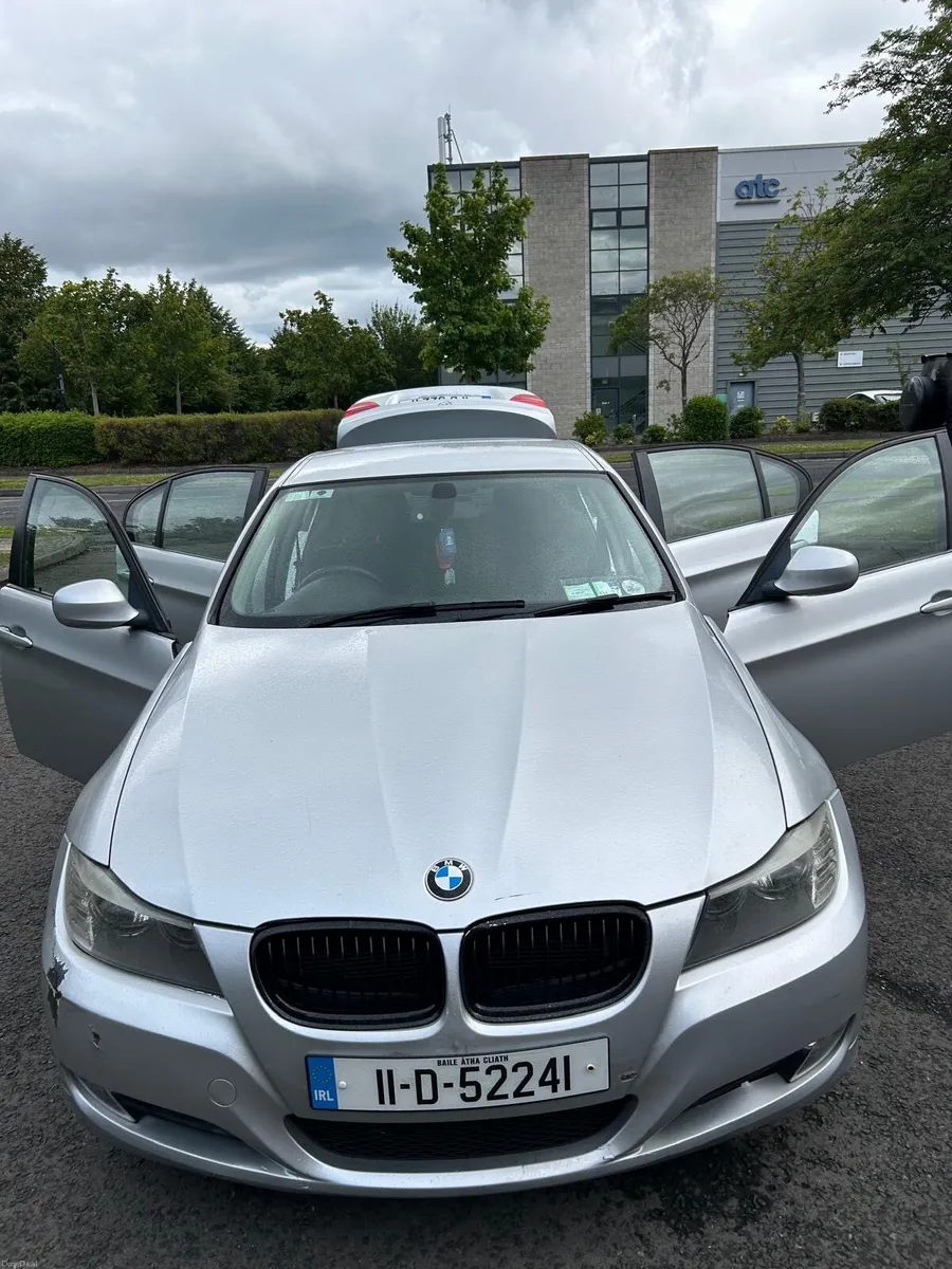 Bmw salon 320d 2011 - Image 2