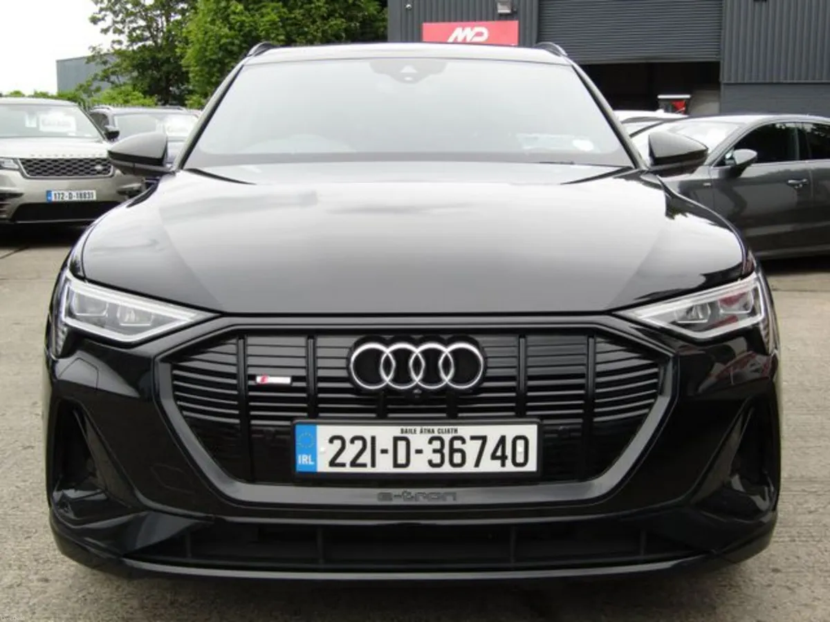 Audi e-tron 55E S LINE Black Edition 408PS - Image 2