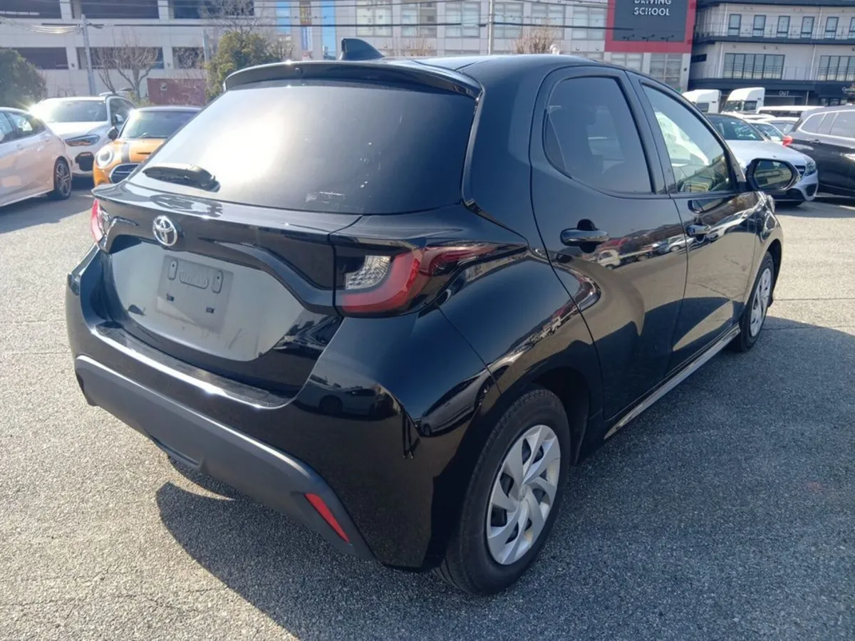 Toyota Yaris 1.0 Edition Automatic - Image 3