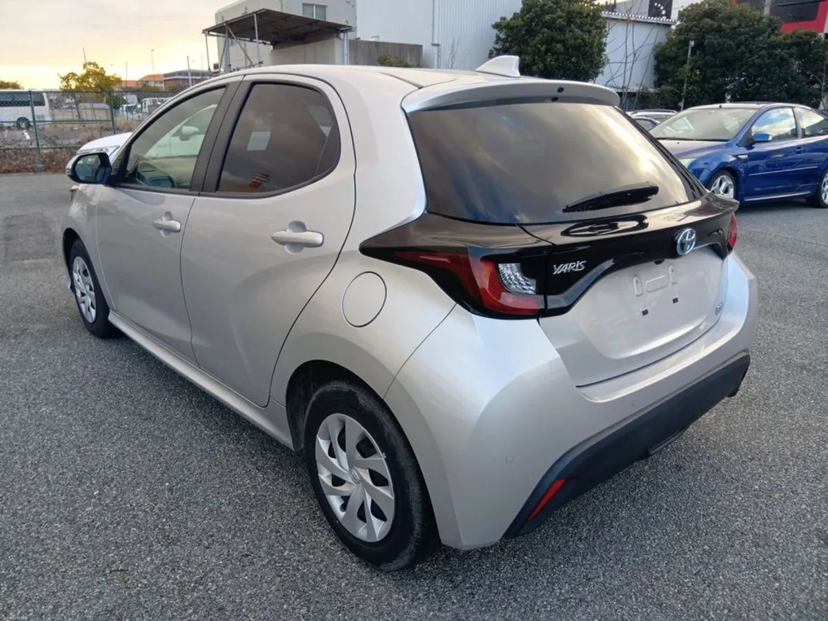 Toyota Yaris Hybrid Edition Automatic - Image 3