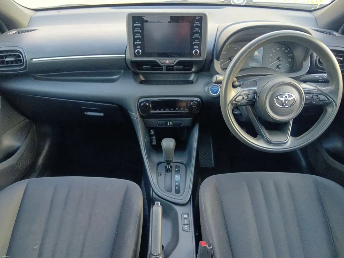 Toyota Yaris Hybrid Edition Automatic - Image 4