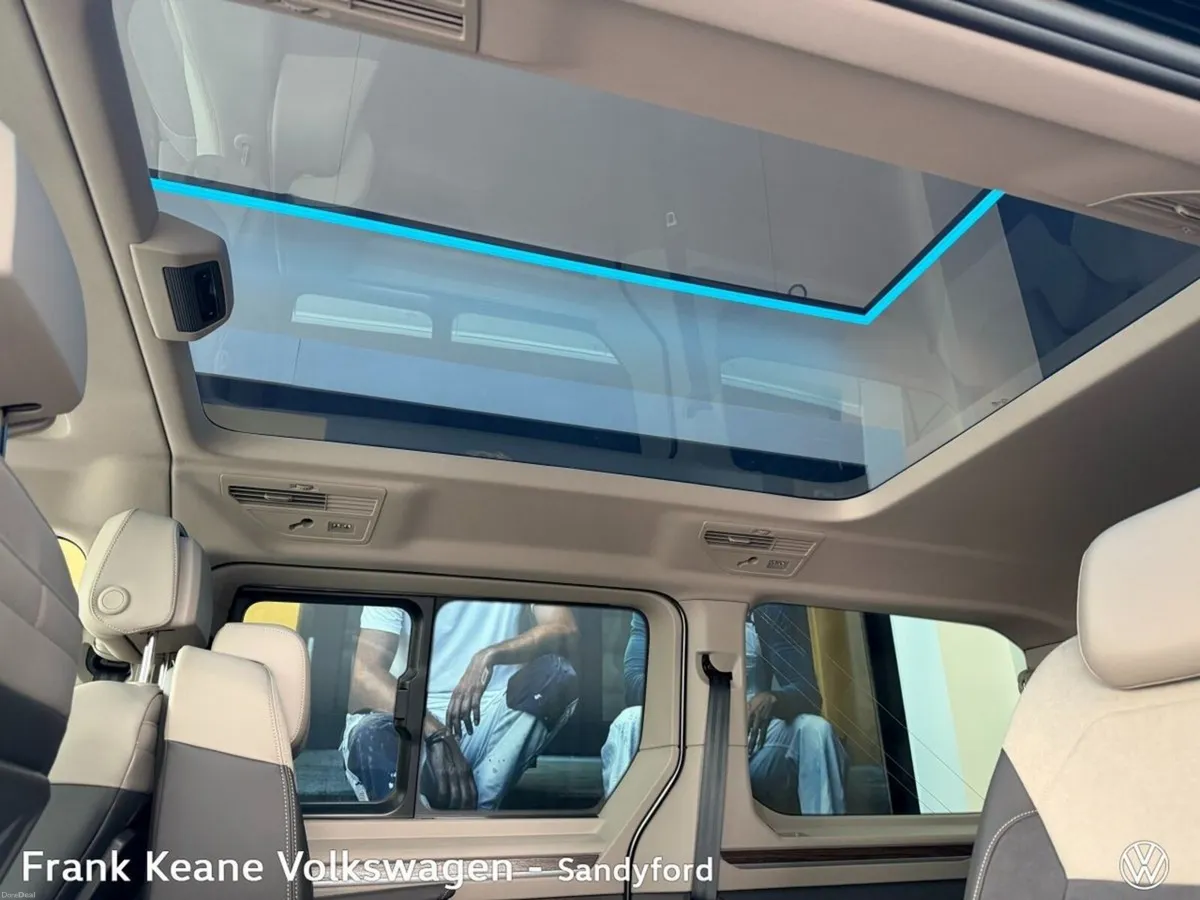 Volkswagen Multivan STYLE AUTO PHEV 240BHP LOH *36 - Image 4