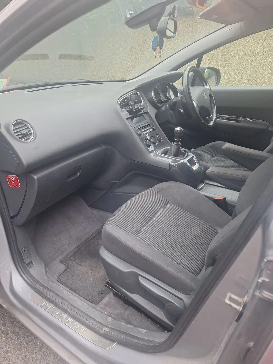 Peugeot 5008 2015 - Image 5