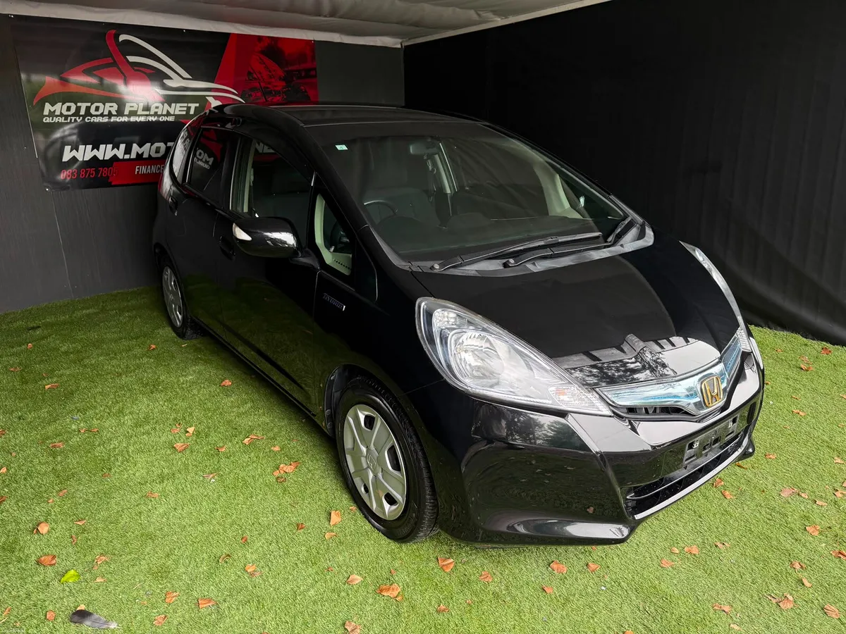 HONDA FIT/JAZZ 2013 AUTOMATIC BEST PRICE!! - Image 2
