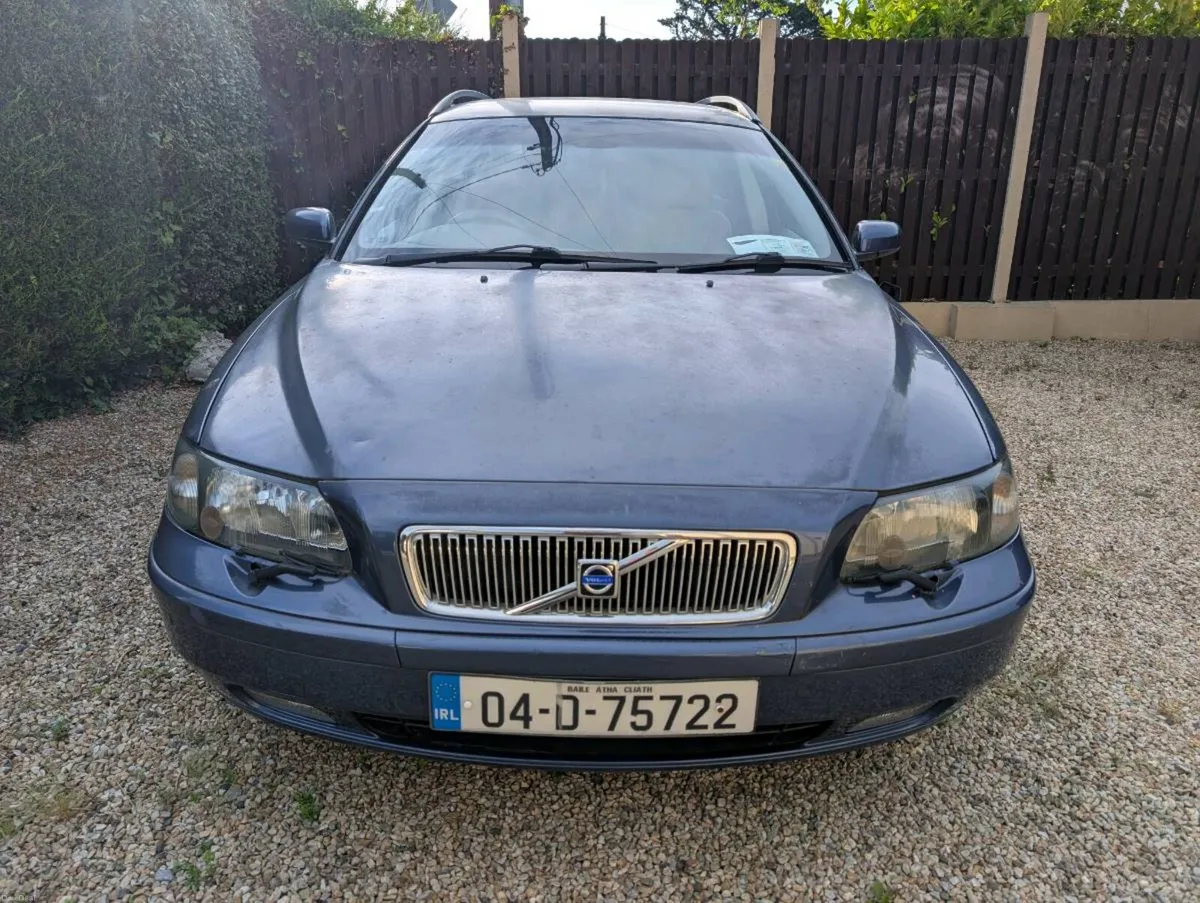 *2004 VOLVO V70 2.5L PETROL* - Image 2