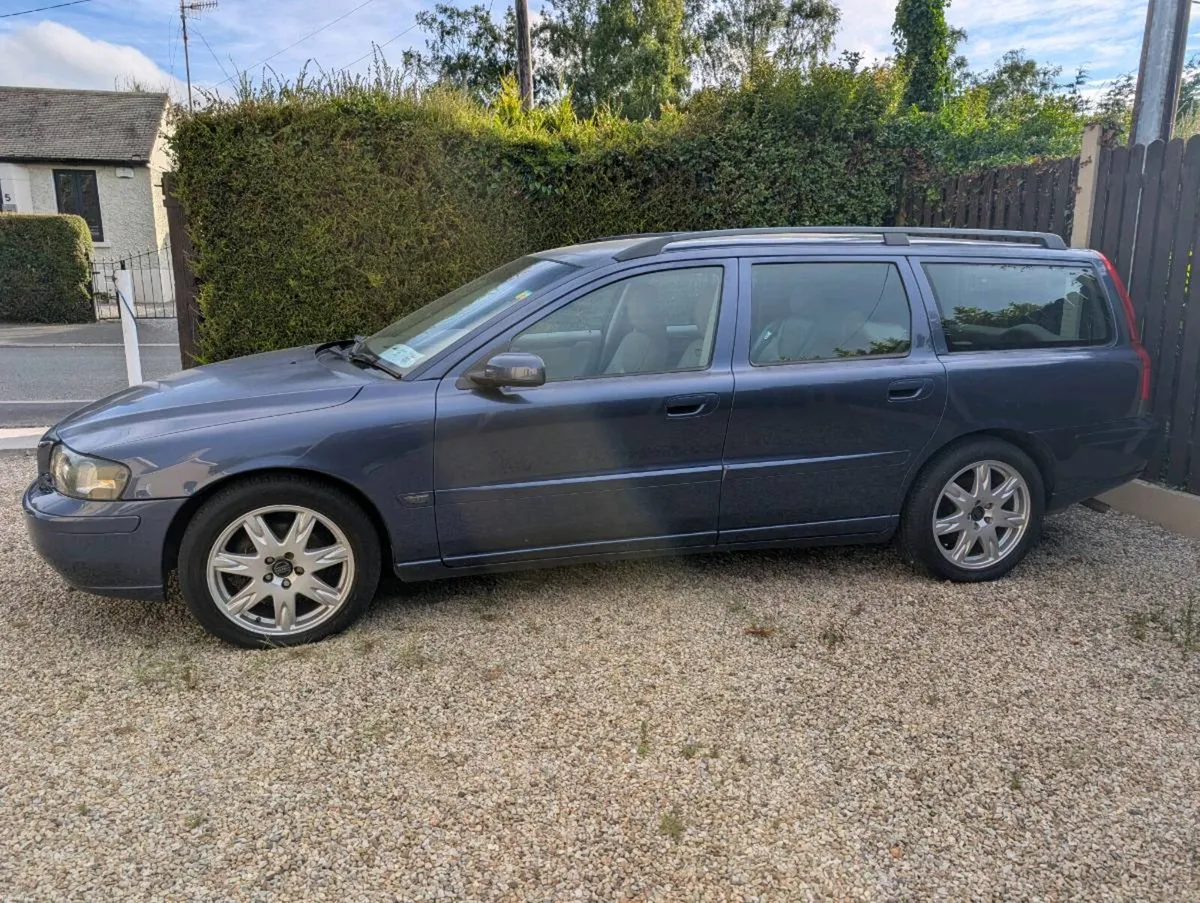 *2004 VOLVO V70 2.5L PETROL* - Image 4