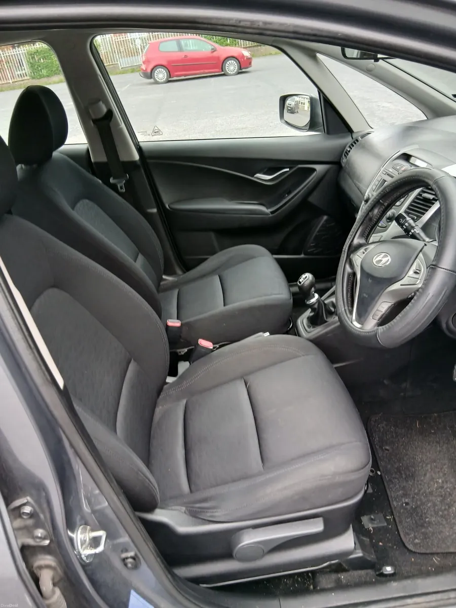 Hyundai ix20 2012 only 122 kilometers - Image 5