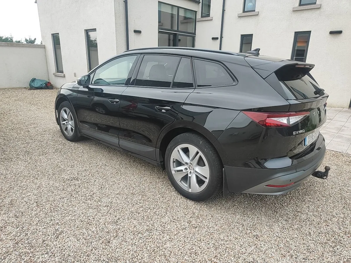Car - Image 3