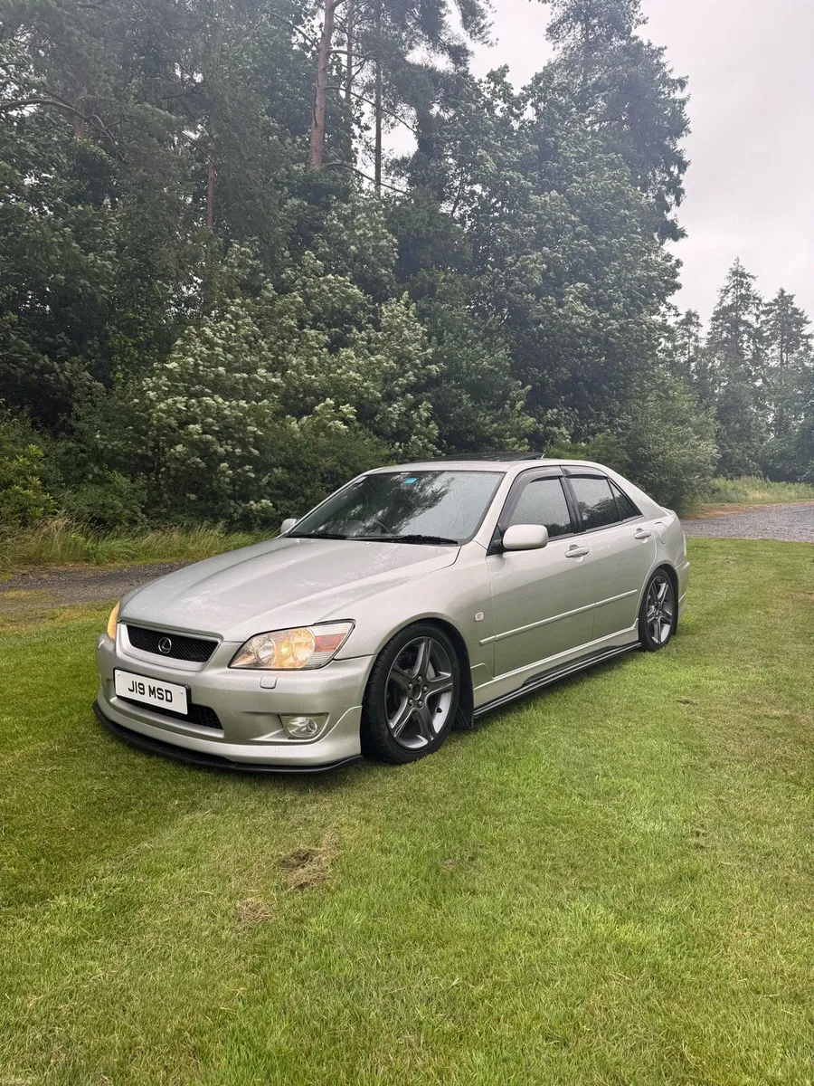 Lexus is200 - Image 2