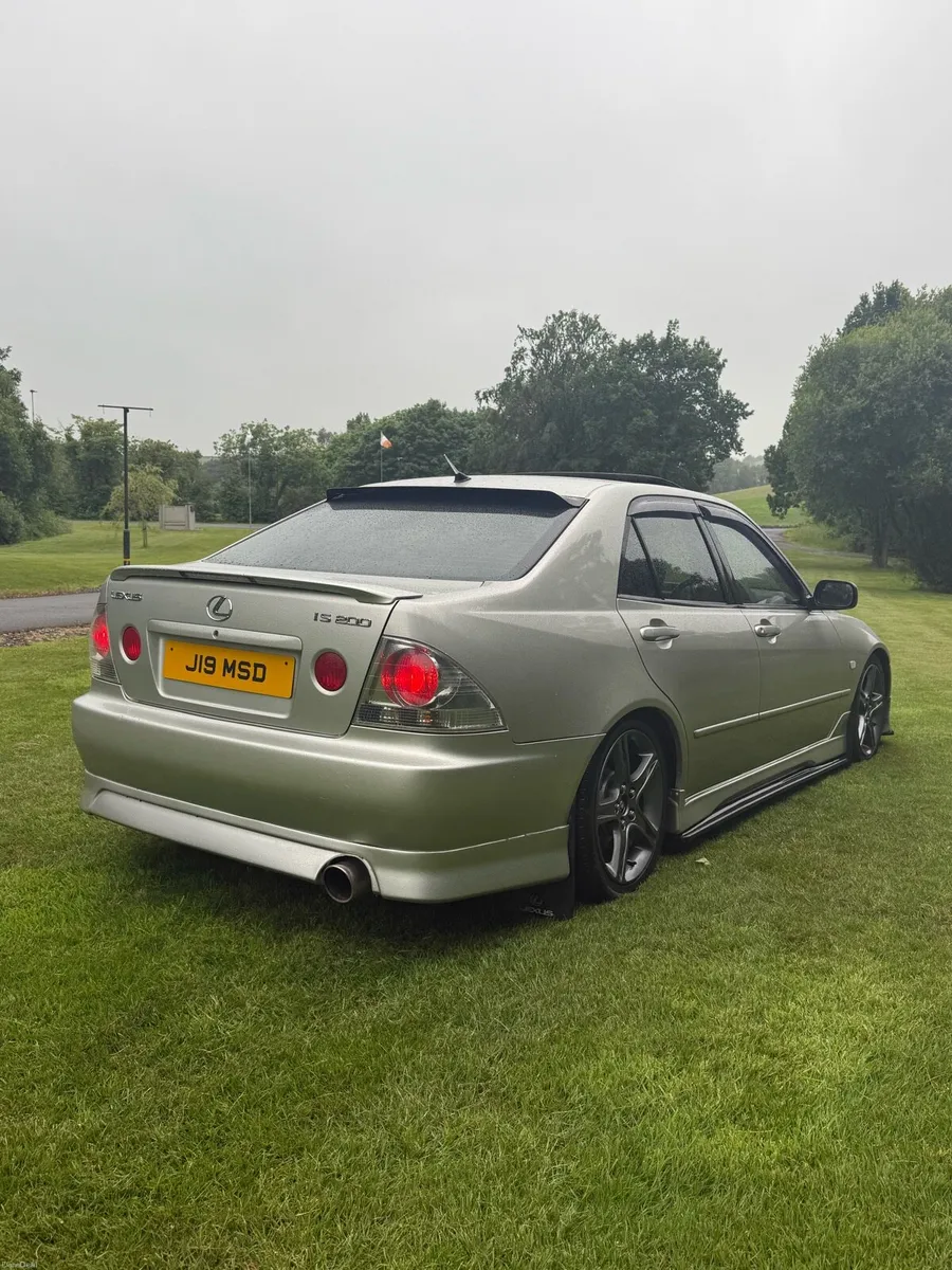 Lexus is200 - Image 3