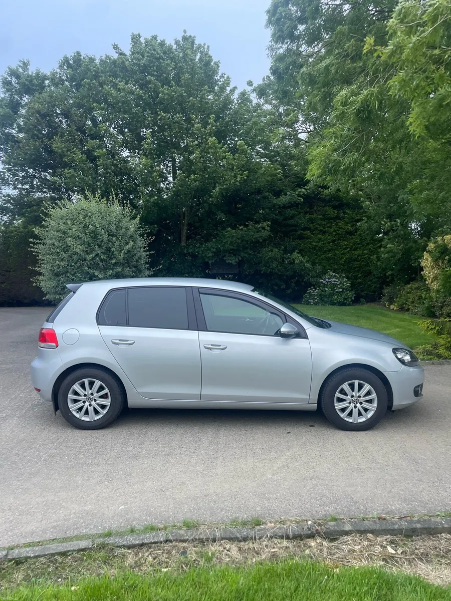 Volkswagen Golf 2011 - Image 2