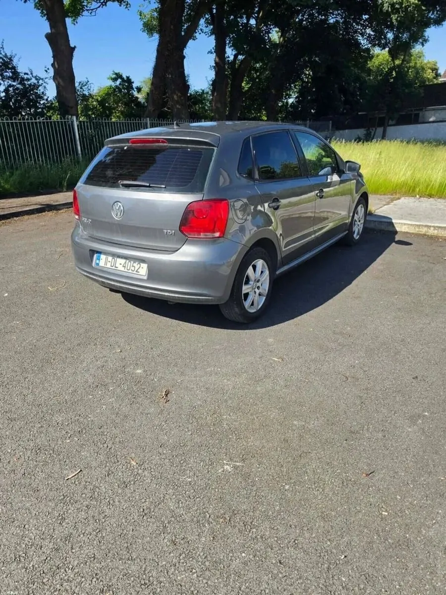Volkswagen Polo 2011 - Image 2