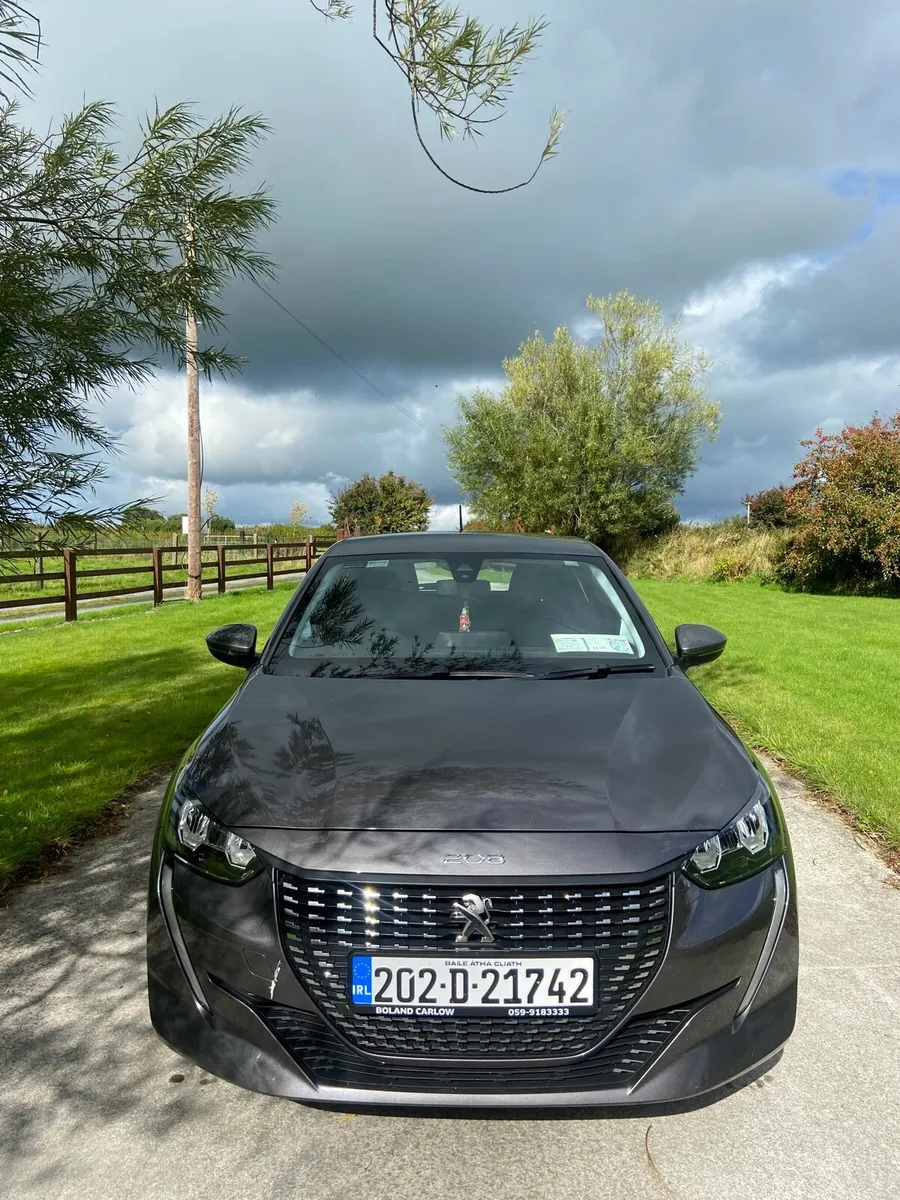 Peugeot 208 low mileage - Image 2