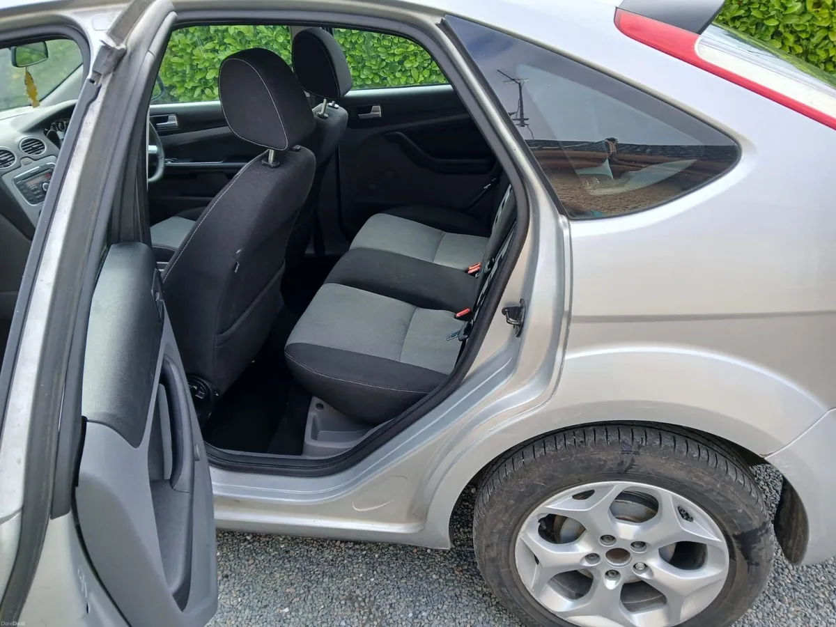 Ford Focus 2010 - Image 1