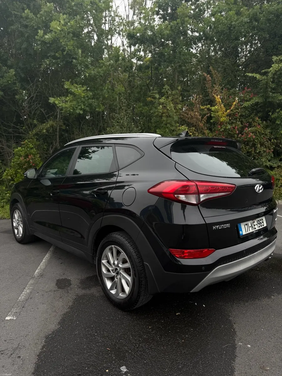 2017 Hyundai Tucson Automatic *VERY CLEAN* - Image 4