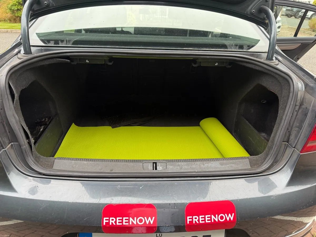 Car - Image 2