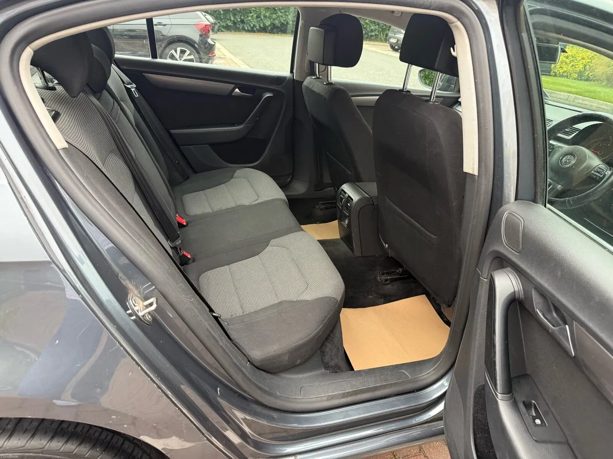 Car - Image 4