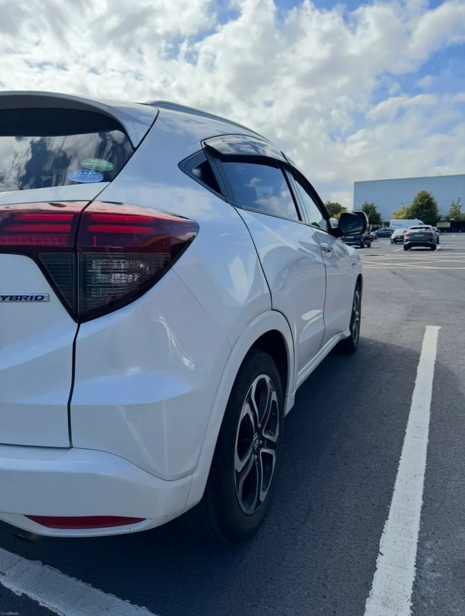Honda vezel 1.5 auto hybrid - Image 4