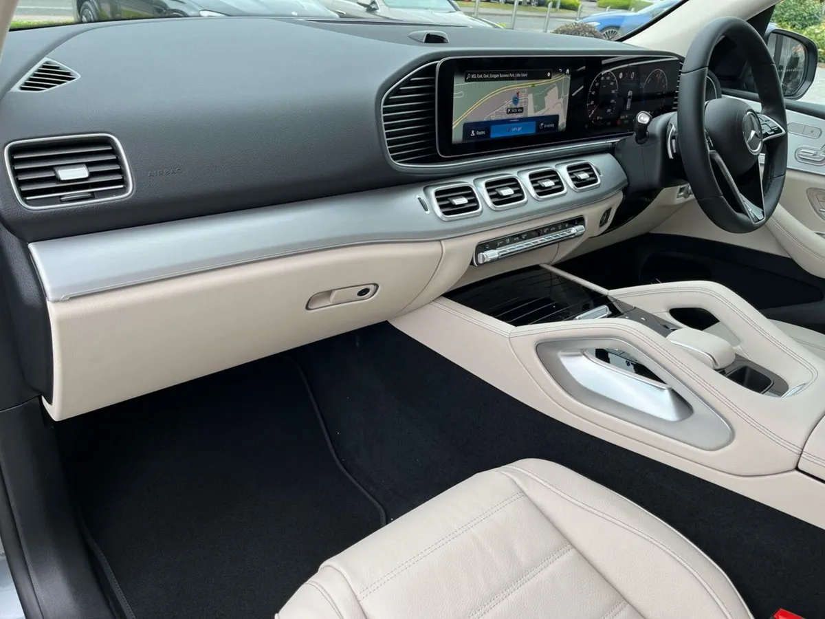 Mercedes-Benz GLE 350DE AMG Line Plus PHEV SUV  ** - Image 6