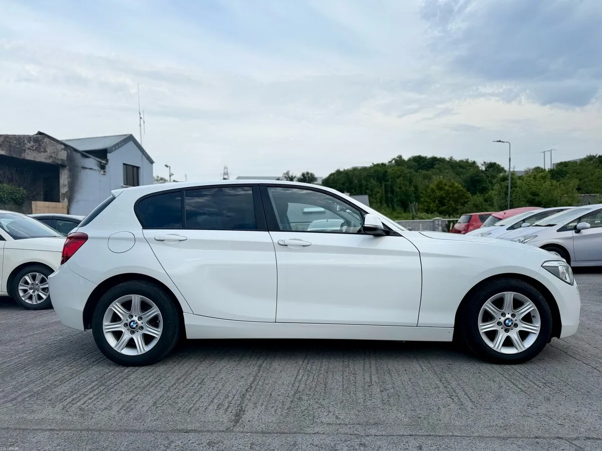 BMW 1-SERIES 2015 PETROL 24000 km - Image 3