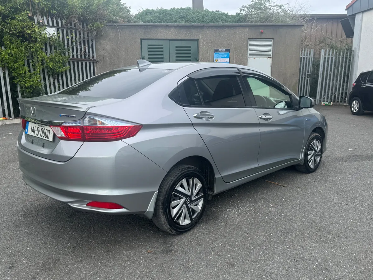 Honda Grace 1.5 Hybrid Full Options - Image 4