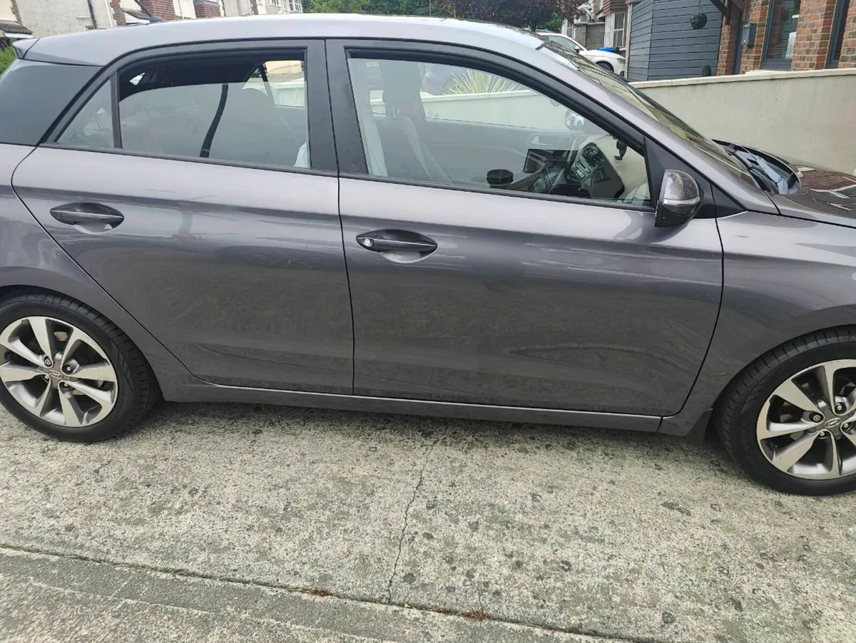 Car - Image 2