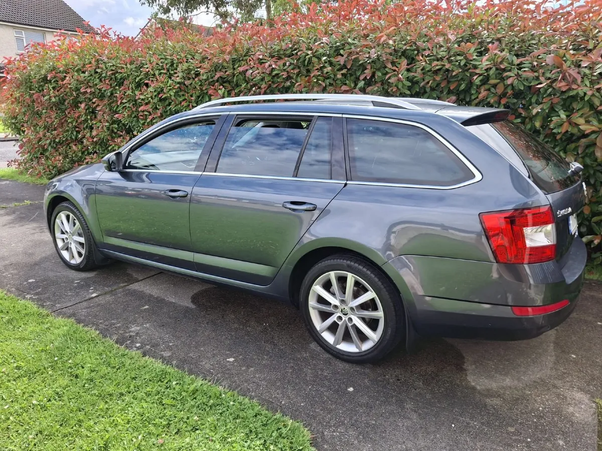 171 Skoda Octavia Combi Style 2.0 TDI 150HP Manual - Image 4