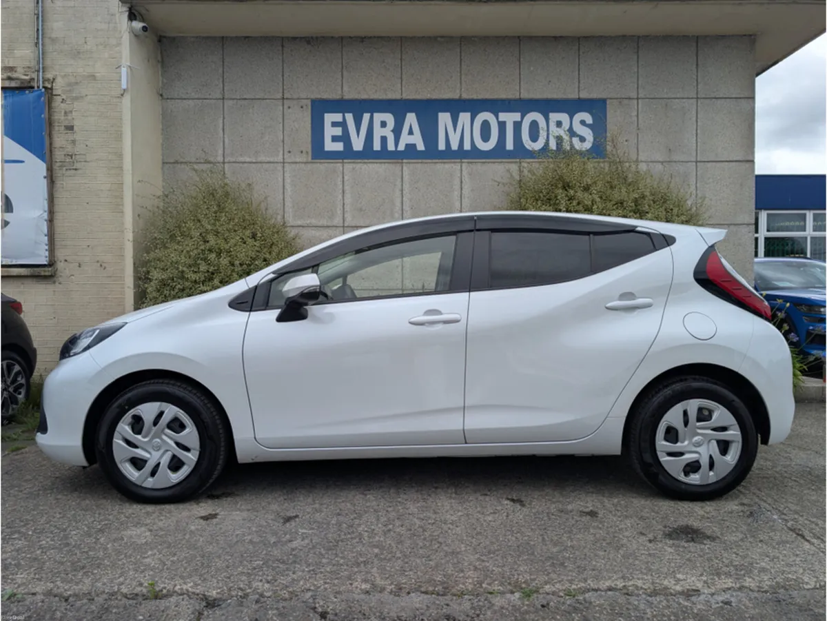 Toyota Aqua X HYBRID AUTOMATIC 1.5 PETROL //REVERS - Image 4