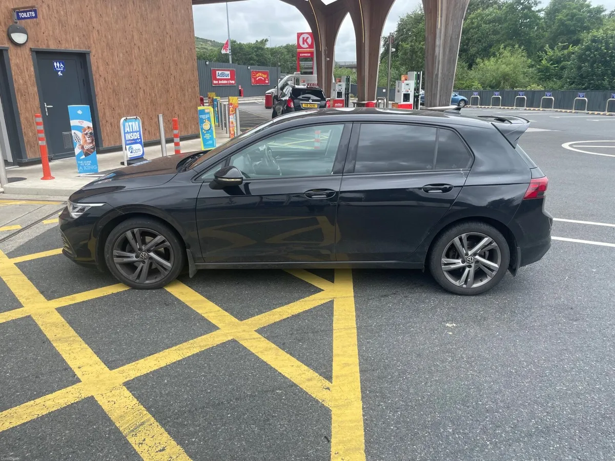 Volkswagen Golf 2022 - Image 2