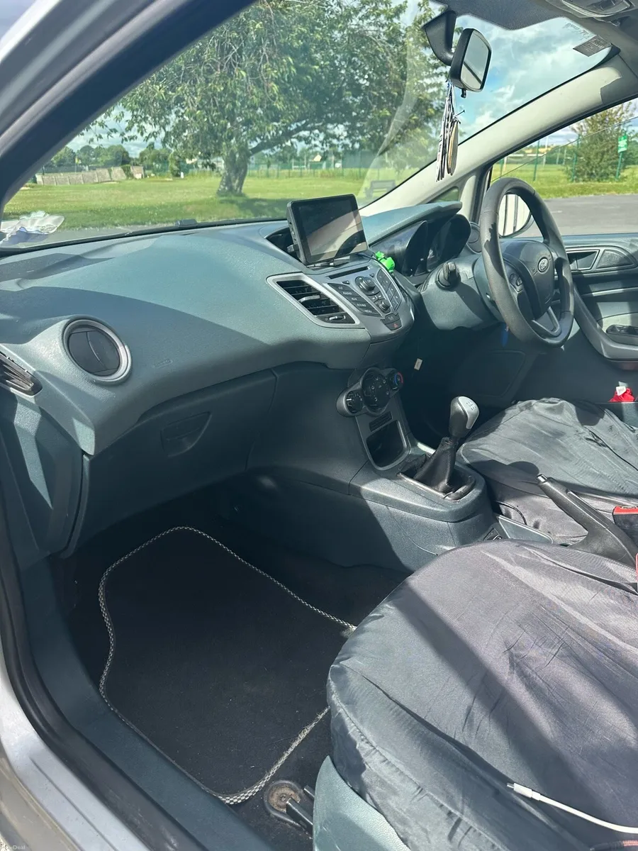 Ford fiesta - Image 5