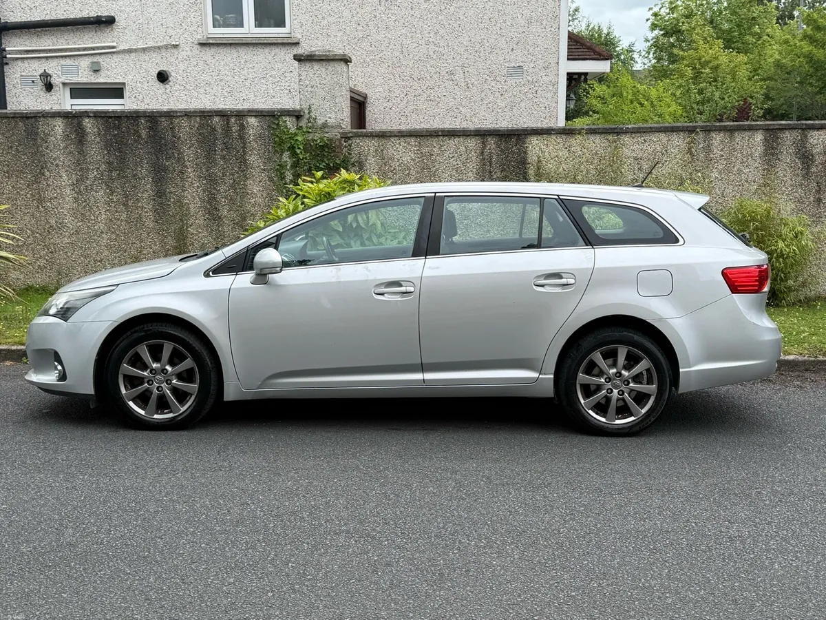 12 Toyota Avensis 2.0 D4D NEW NCT 02/27 TAX 12/26 - Image 2