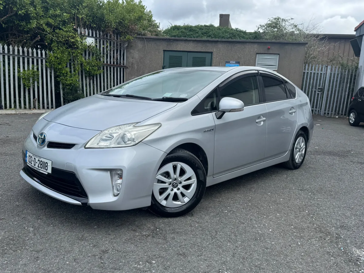 Toyota Prius 2013 Automatic Hybrid 1.8 - Image 1