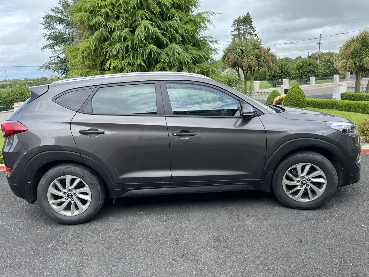 Hyundai Tucson Executive 2018 139808km Diesel - Image 1