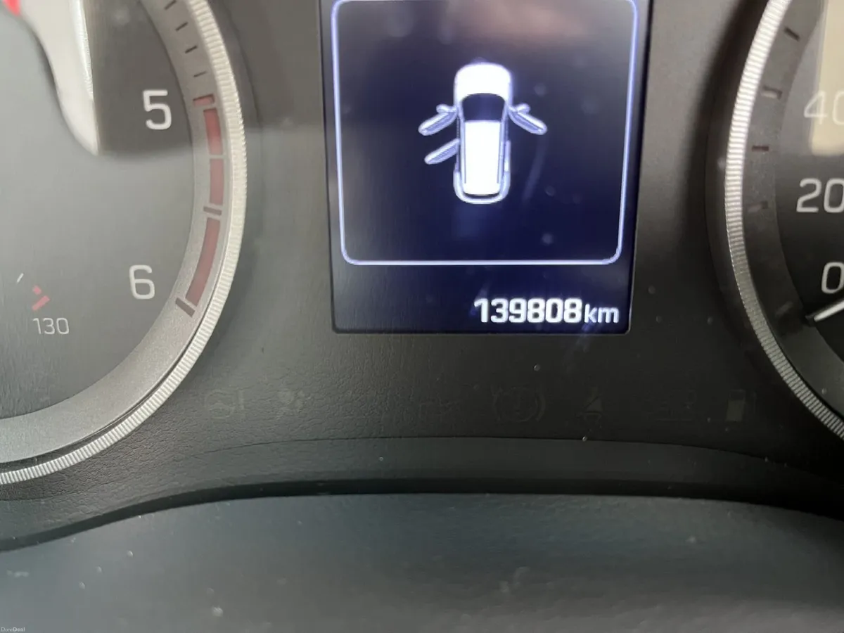 Hyundai Tucson Executive 2018 139808km Diesel - Image 5