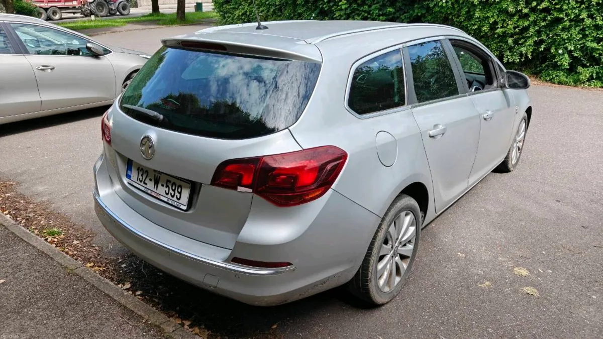 2013 Opel/Vauxhall Astra Automatic Petrol - Image 4