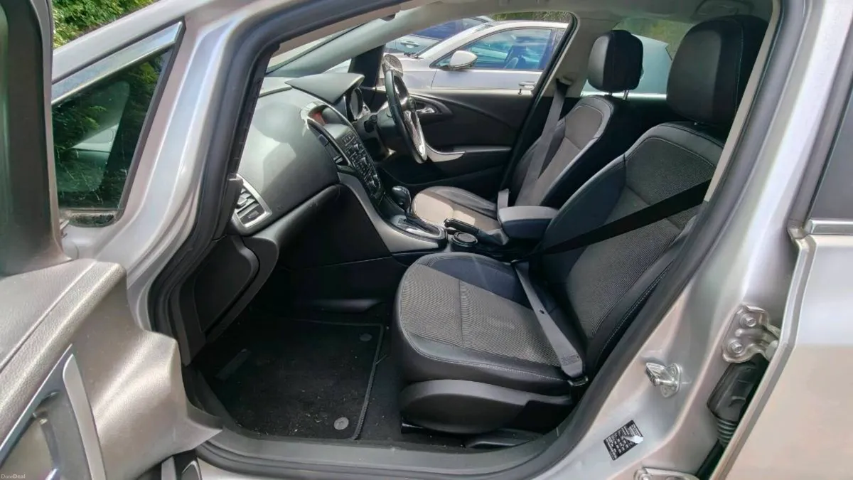 2013 Opel/Vauxhall Astra Automatic Petrol - Image 6