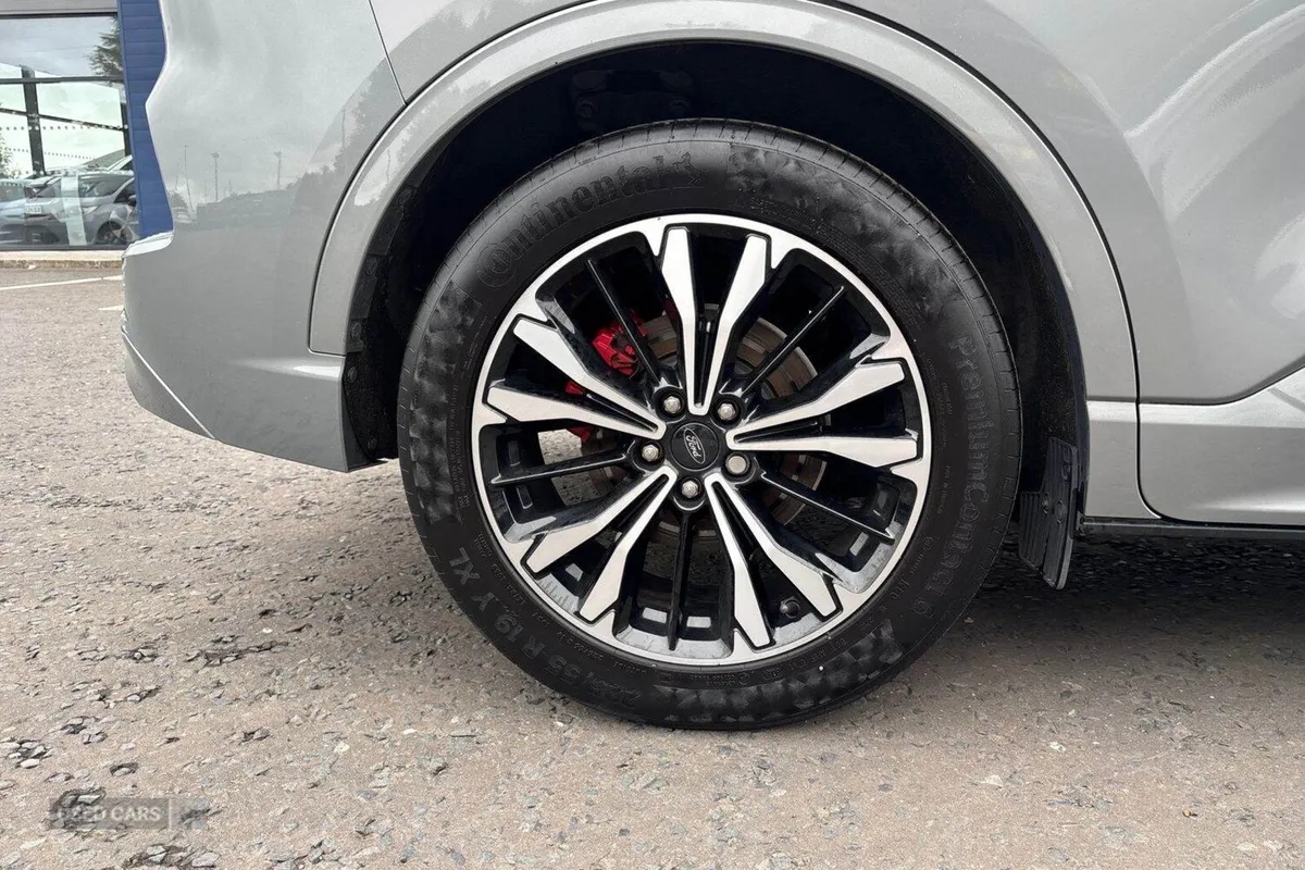 Ford Kuga 2.5h FHEV 190PS ST-Line X Edition in Sol - Image 6