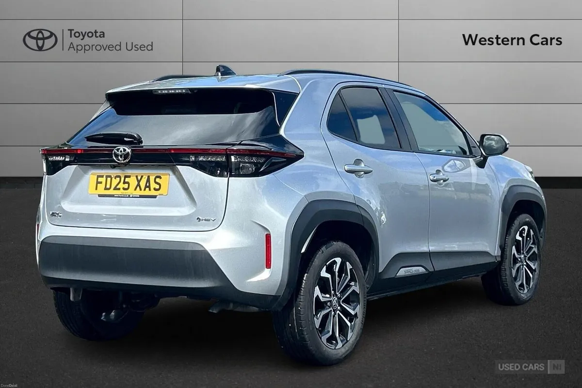 Toyota Yaris Cross 1.5 VVT-h Design E-CVT Euro 6 ( - Image 2