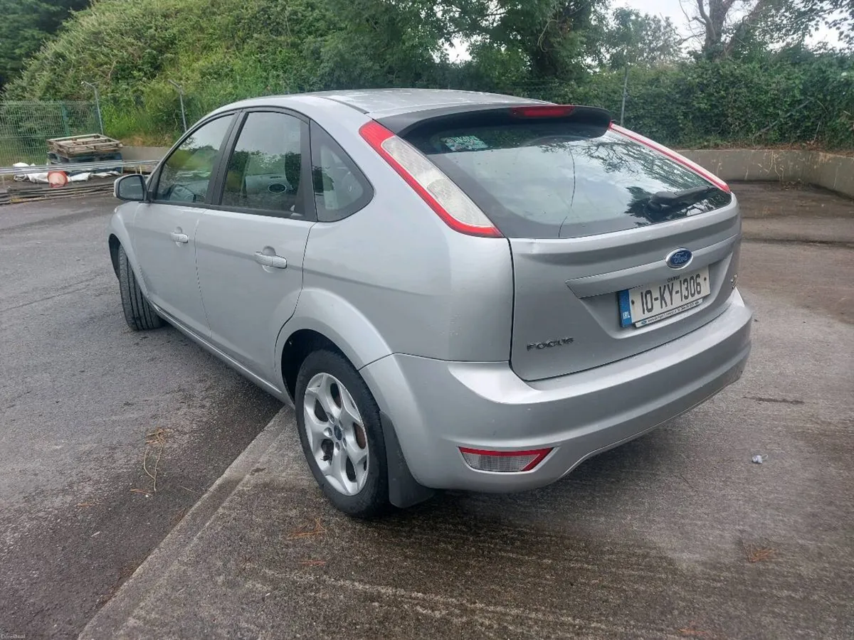 2010 ford focus 1.6 nct 4/27 new nct tax €200 - Image 2