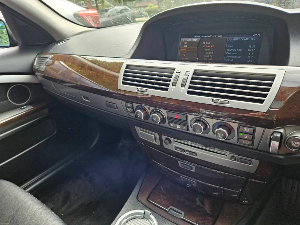 2006 BMW 740i (MSPORT) - Image 6