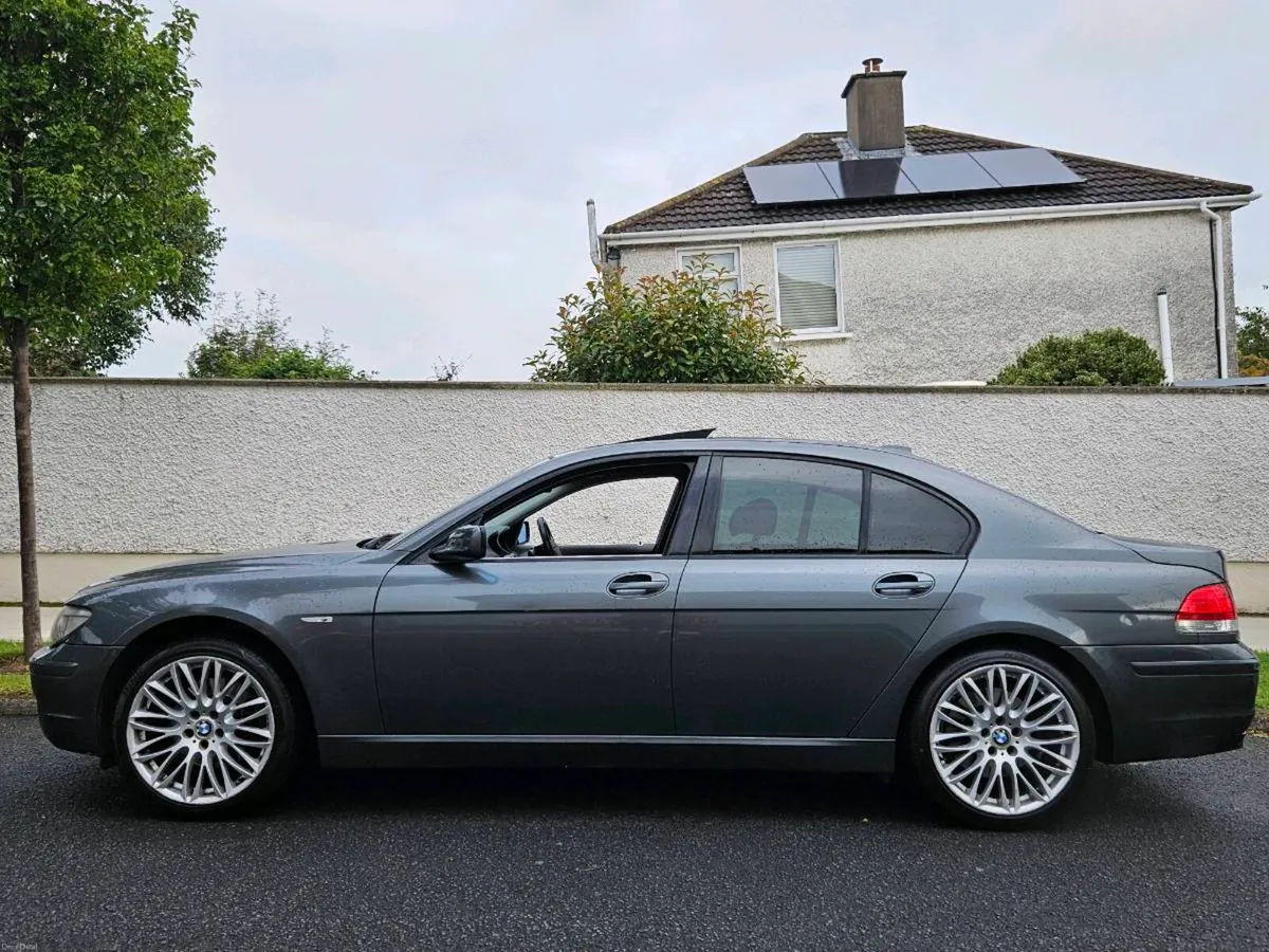 2006 BMW 740i (MSPORT) - Image 2