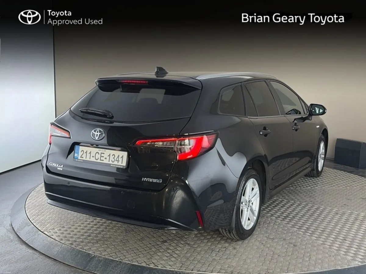 Toyota Corolla COROLLA HYB 1.8 LUNA TS - Image 2